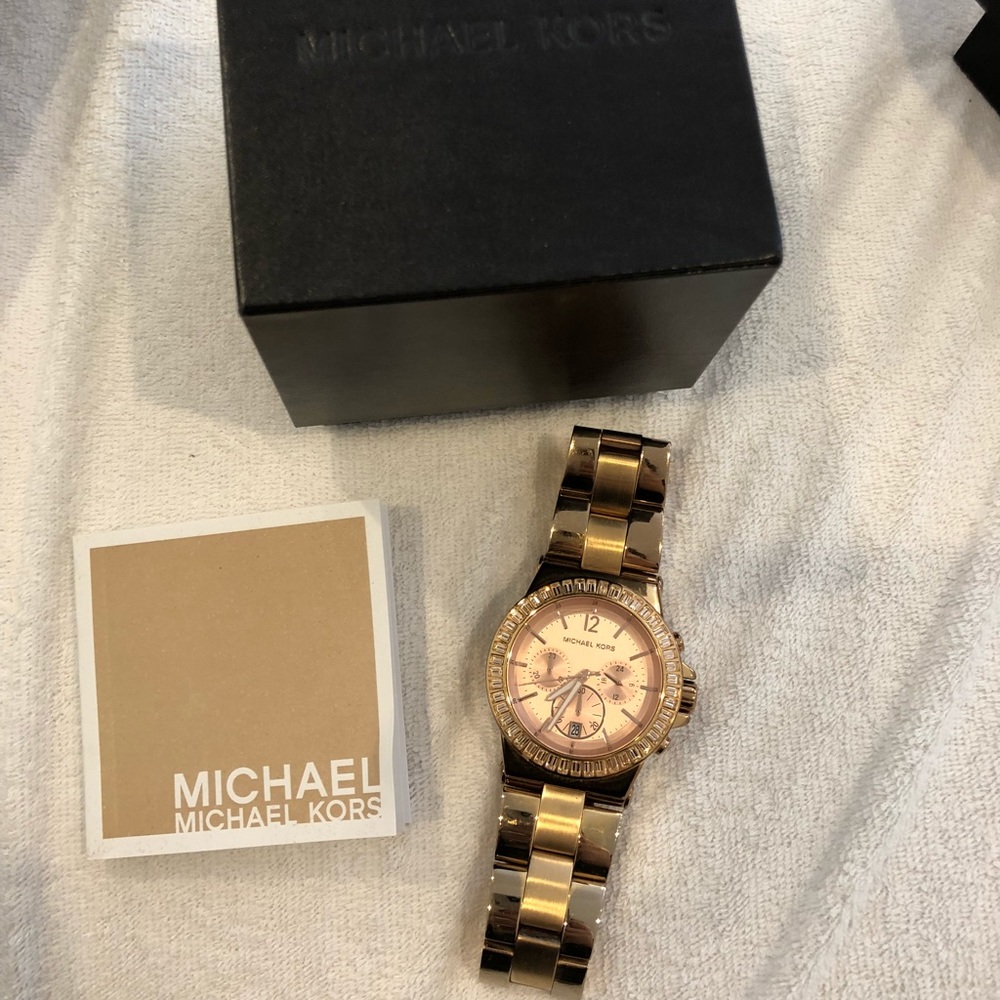 Michael Kors rose gold  great condition watch